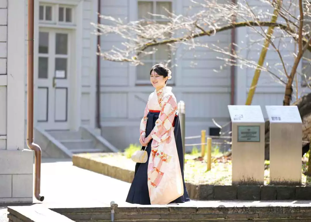 日本天皇独生女事业爱情双丰收?毕业礼大气亮相,疑似帅男友曝光《小巷人家》大结局:宋莹一直不知,黄玲当年陪她去烧香的别有用心 日本天皇独生女事业爱情双丰收?毕业礼大气亮相,疑似帅男友曝光《小巷人家》大结局:宋莹一直不知,黄玲当年陪她去烧香的别有用心