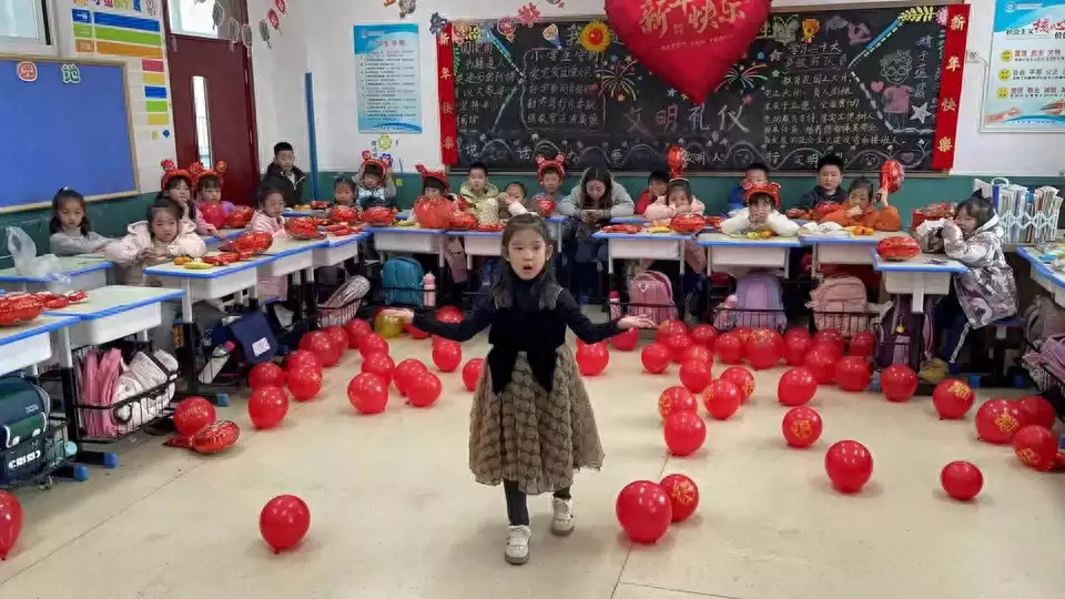 迎新年，庆元旦！金盾小学这台晚会上笑声多观音为何要给唐僧找三个犯过错的徒弟？将他们名字连起来读试试