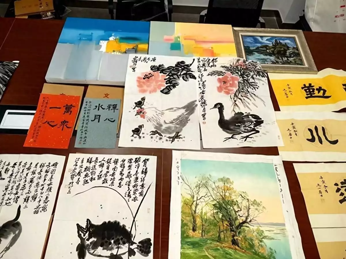 投资“数字藏品”，年化收益200%以上？上海警方上午披露一起新型集资诈骗案中国女篮出征曝光！李梦合影C位，姚明郑微靠边。李月汝微笑真甜
