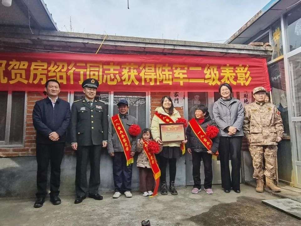 “我爸爸好棒！”日照市东港区4岁女孩点赞军人爸爸，引全网关注