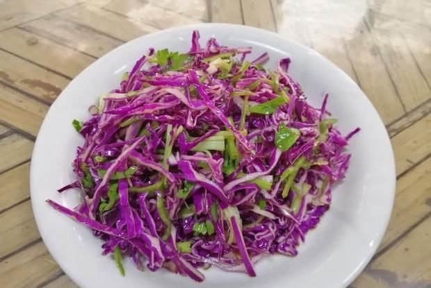  菠菜|和夏天超配的凉拌菜，清爽可口，健康又卫生，做法超级简单