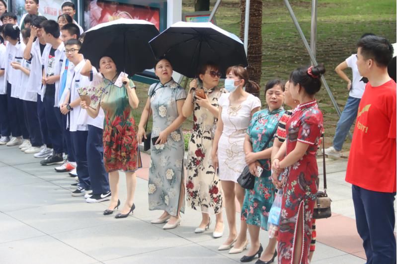  送考|乘风破浪高考日 盘点常德市二中爱心送考的那些美好画面！