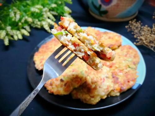 莲菜蔬菜饼|这两种食材,一个健脾一个护眼,搭配做成小饼,咬一口满嘴香!