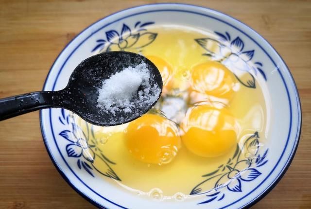  好吃|这早餐一上桌，儿子一口气吃一盘还说没吃够，鲜香滑嫩，太好吃了