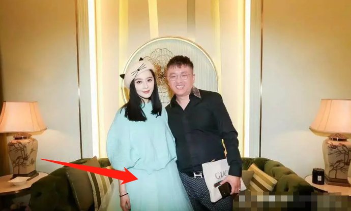 衣着|林心如因“衣着宽松”被猜测怀二胎,不少女星因衣着被猜测怀孕