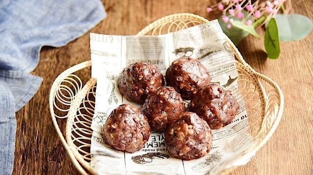  蛮不错|这懒人主食，一搅一蒸即可搞定，女人要多吃，不仅抗饿还气色好