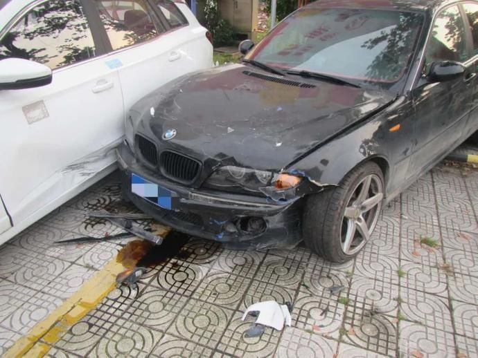  宝马车|宝马车被撞了，车主却被警察抓了，怎么回事？