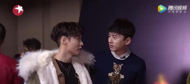  总监|张艺兴排练超时, 音乐总监不满要他下场, 严敏抢过话筒直接开后台