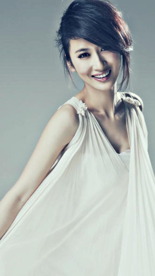 时尚|郭珍霓时尚写真照,尽显柔美气质