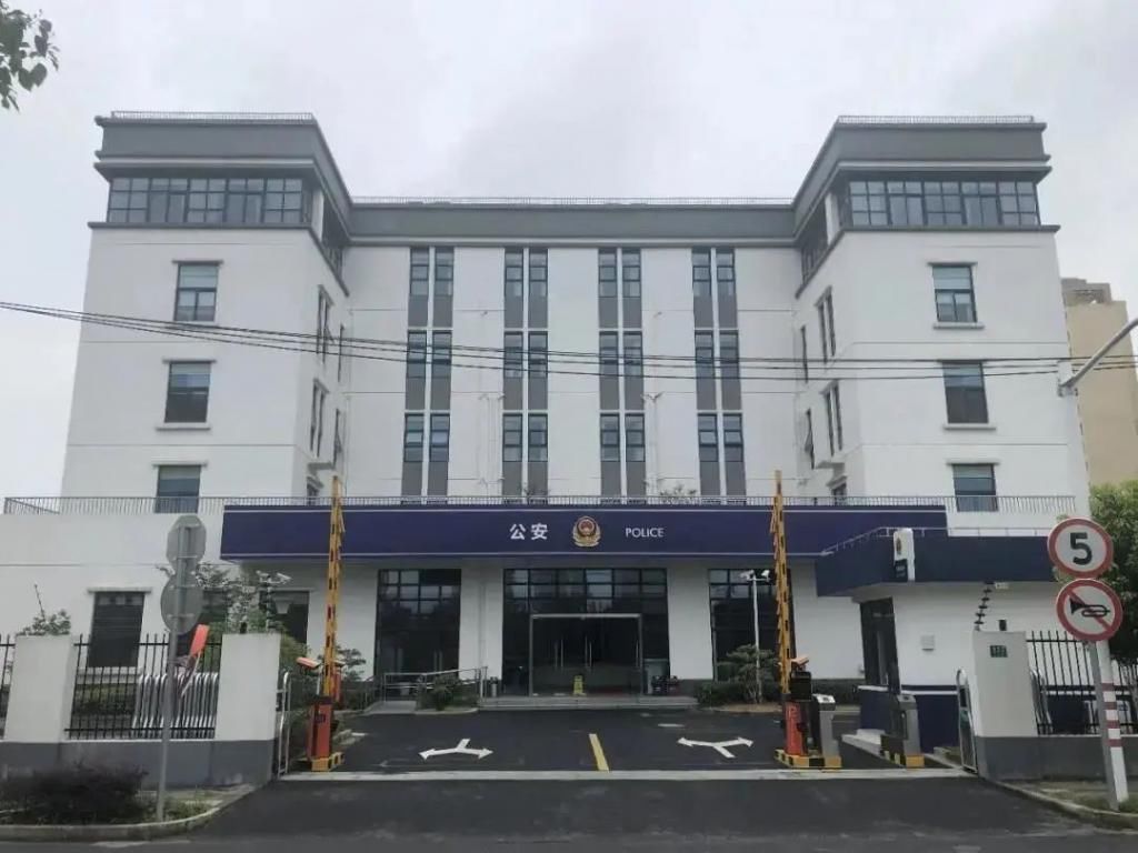 男子|青浦一男子将自己“弹”进了看守所,凶器竟然是…