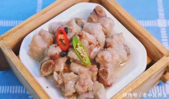 长身体|在家这样做清蒸芋头，香味四溢，软糯香甜，营养丰富又下饭