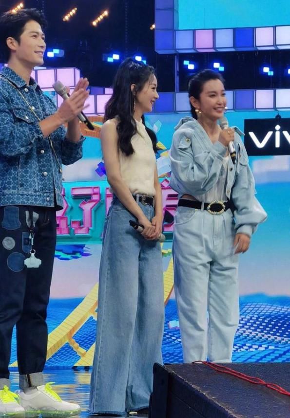  天天向上|赵丽颖与王一博共喝一碗汤引热议，网友调侃：冯绍峰不会吃醋吗？