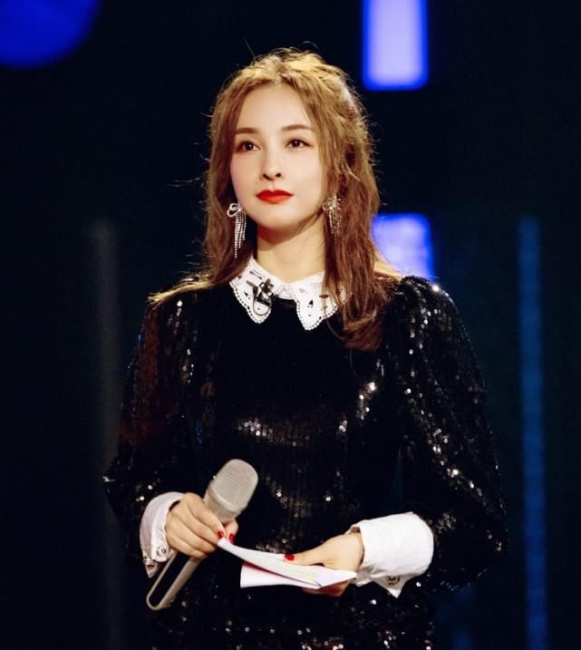  表演|《浪姐》总决赛，两队姐姐实力难分伯仲，张萌吴昕返场引人关注