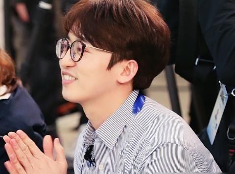  入驻|《跑男》导演入驻微博10年，谁注意他的微博认证？还真没看出来！