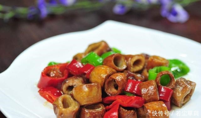 做法|爆炒肥肠前,清洗肥肠是关键,掌握方法,肥肠既不油腻也没有异味