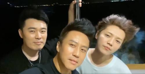  回应|和节目组闹掰？邓超发文表示要停录，陈赫鹿晗两人跟风回应！