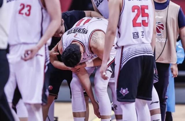  能成|刘炜又双叒叕赢了！天生主帅的料，未来他能成国家队主帅吗？