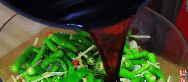  配方|腌辣椒，还是这个方法最好吃，妈妈用了40年的配方，下饭夹馍特香