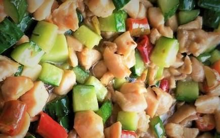  美味|美味减肥菜黄瓜炒鸡丁，低脂高蛋白，清爽不油腻，满满黄瓜清香