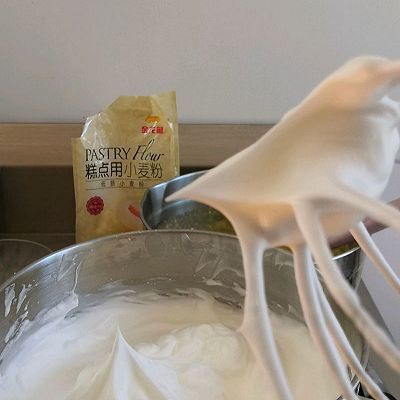 立体|斜坡立体浮雕蛋糕—附详细的奶油霜配方和步骤