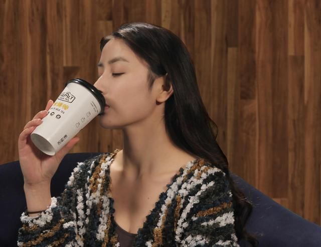  不禁|成人的世界里哪有容易两个字，你努力的样子不禁让人泪流满面