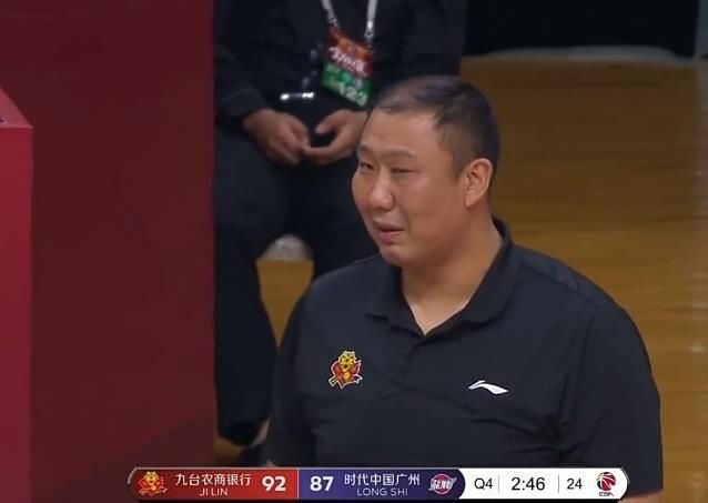  星空|98-95，CBA巨人杀手拒绝爆冷！姜宇星24+7+5爆发，妖星空砍35+12