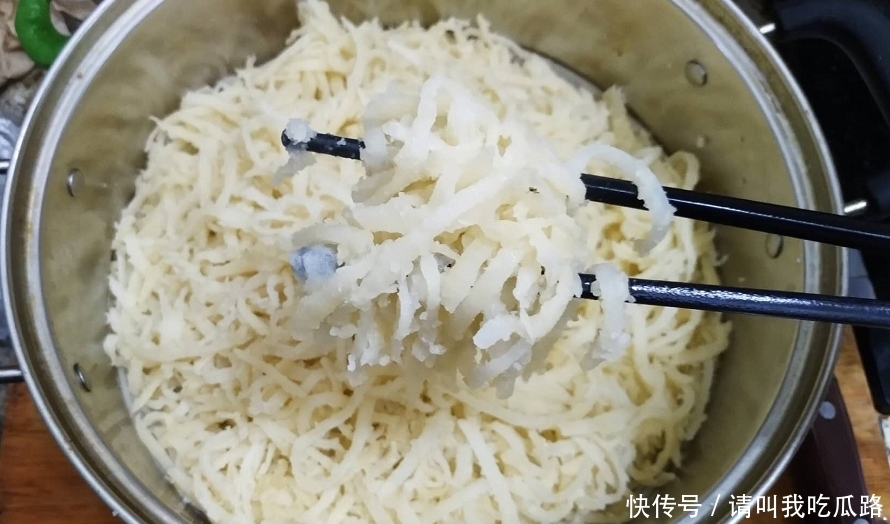土豆丝|吃了30年土豆,才知道可以这么吃,简单一做,吃一次会上瘾