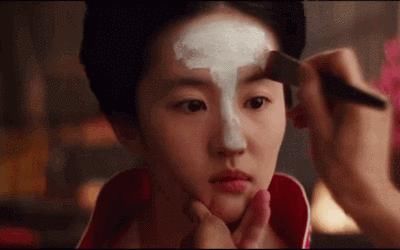 花木兰|花木兰烂番茄新鲜度81%，国内评分5.9？网友：刘亦菲花黄贴严重了