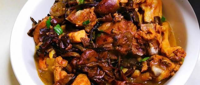 鸡肉|炖鸡时先焯水,还是直接炖,都不对!教你正确做法,肉不柴汤更鲜