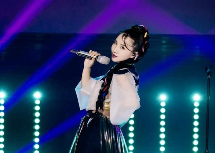  乘风破浪|《乘风破浪的姐姐》实力派阿朵淘汰，综合来看，她复活的机率很大