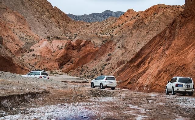  湖水|大柴旦：五彩谷天地雄奇之峻，翡翠湖水云婉约之华，柴达木探秘4