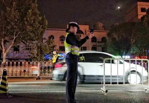  医生|他们的节假日，是假的……