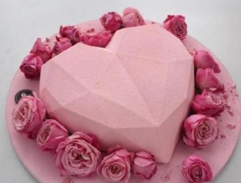  心理|心理测试：四个蛋糕，哪个是假的？测你是不是一个好骗的人