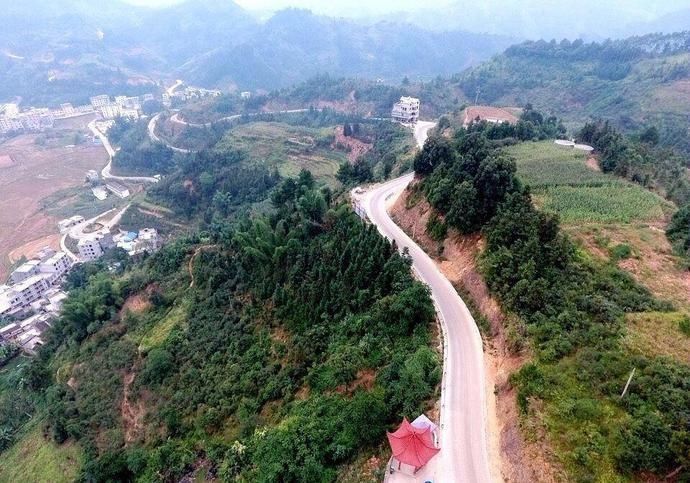 车子|两大学生夜骑单车下山,车子失控一死一伤,家属向景区索赔83万!