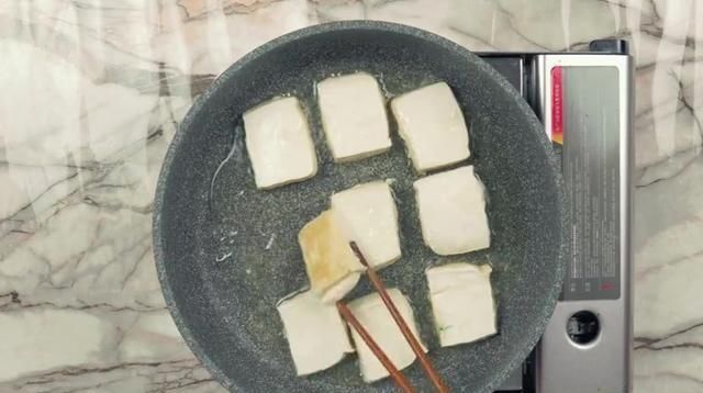  步骤|豆腐的这个新吃法，只需要2个步骤，做法简单，一学就会
