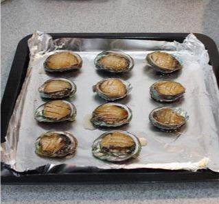 做出|最近,40块钱一斤的鲍鱼火了,一碗蒜蓉配上烤箱做出蒜蓉烤鲍鱼