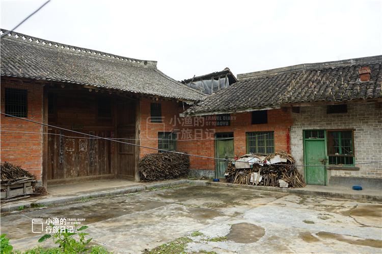  四合院|陕南秦岭神秘古村，不通车只能步行，住北方四合院还说关中话