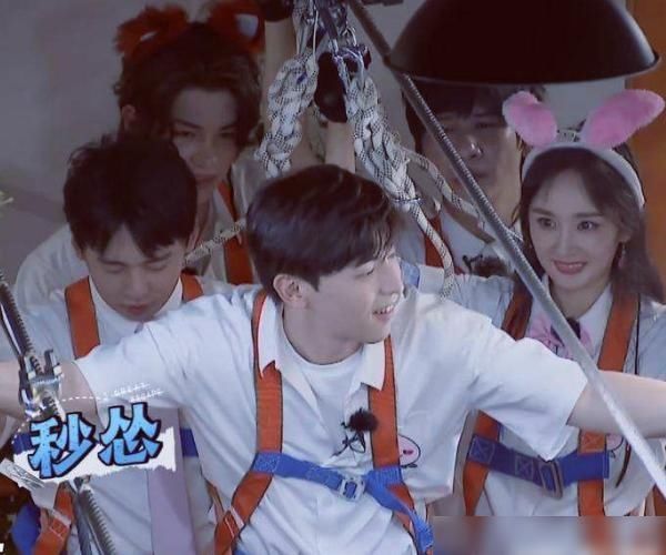  节目|密室大逃脱：高科技真的高大上吗？想太多，背后画面心酸又搞笑