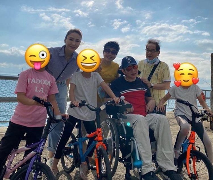 笑容|不老女神！黎姿晒49岁庆生照，穿藕粉色上衣梨涡笑容超甜美