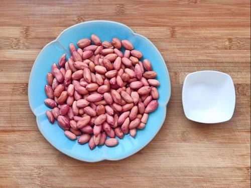 花生米|炸花生米,用热油还是冷油?用错不酥脆,还容易焦