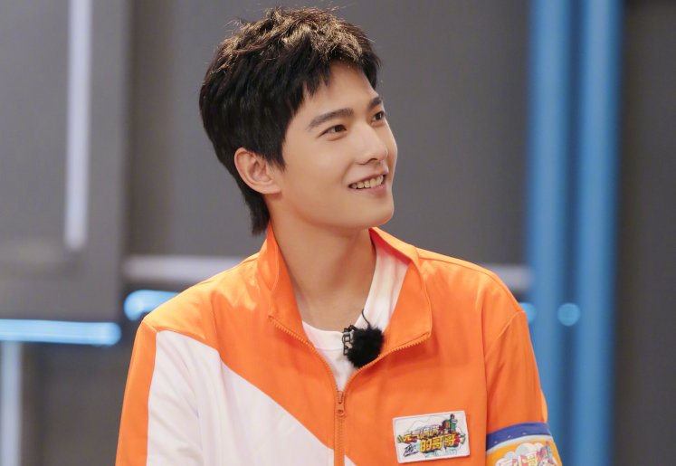 喊话|姐姐们刚成团团综就安排上了?拟邀顶流小生,网友直接喊话杨洋