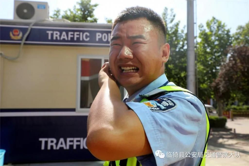  拍到|都在看！临猗大街上拍到的感人一幕！