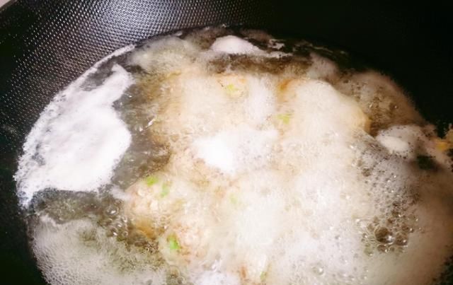 白胡椒粉|鲅鱼丸子这样做,Q弹爽滑,酸辣开胃,一口一个,太美味了!