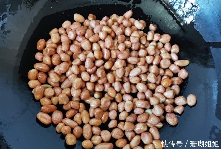  花生|炸花生米，怎样掌握火候？牢记2点，花生又香又脆，10天不返潮