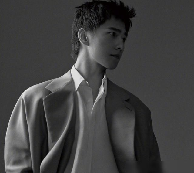  嘉宾|“军艺校草”杨洋新综艺来袭，网曝嘉宾阵容豪华，这节目追定了！