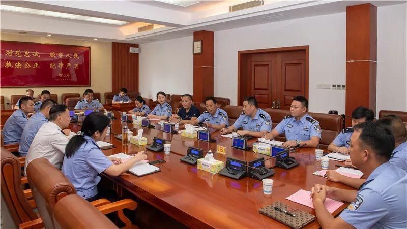  长沙市|长沙市公安局组织召开 “八一”建军节军转民警座谈会
