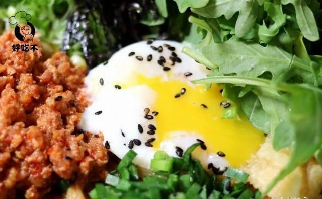 进去|纽约第一家日式油泼面+宝藏小酒馆新张!进去的居然都被上了一课?