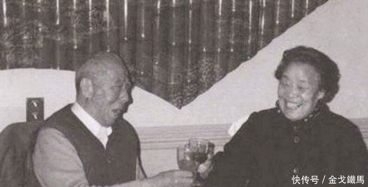 生活|放牛娃骗母亲去学艺,背地却偷偷入伍,成司令后回村被母亲揍