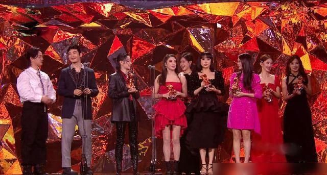  金晨王|《乘风破浪的姐姐》收官，金晨王霏霏不成团，是节目最后的体面