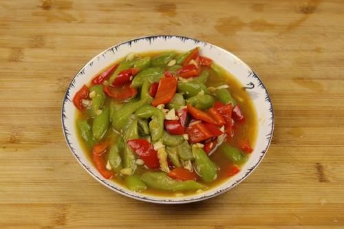 红辣椒|入秋后,吃猪肉不如吃它,别看它不起眼,是女人的“美容水”